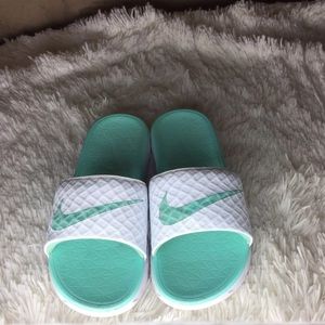 nike slides